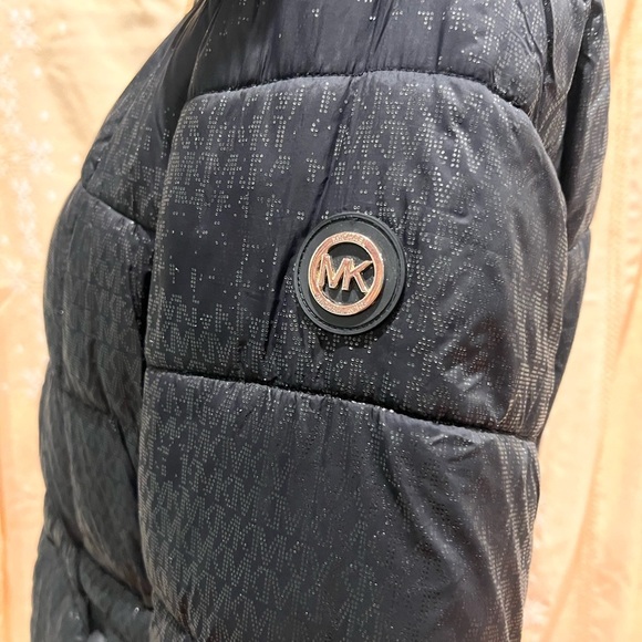 Michael Kors Puffer Coat - Picture 5 of 8